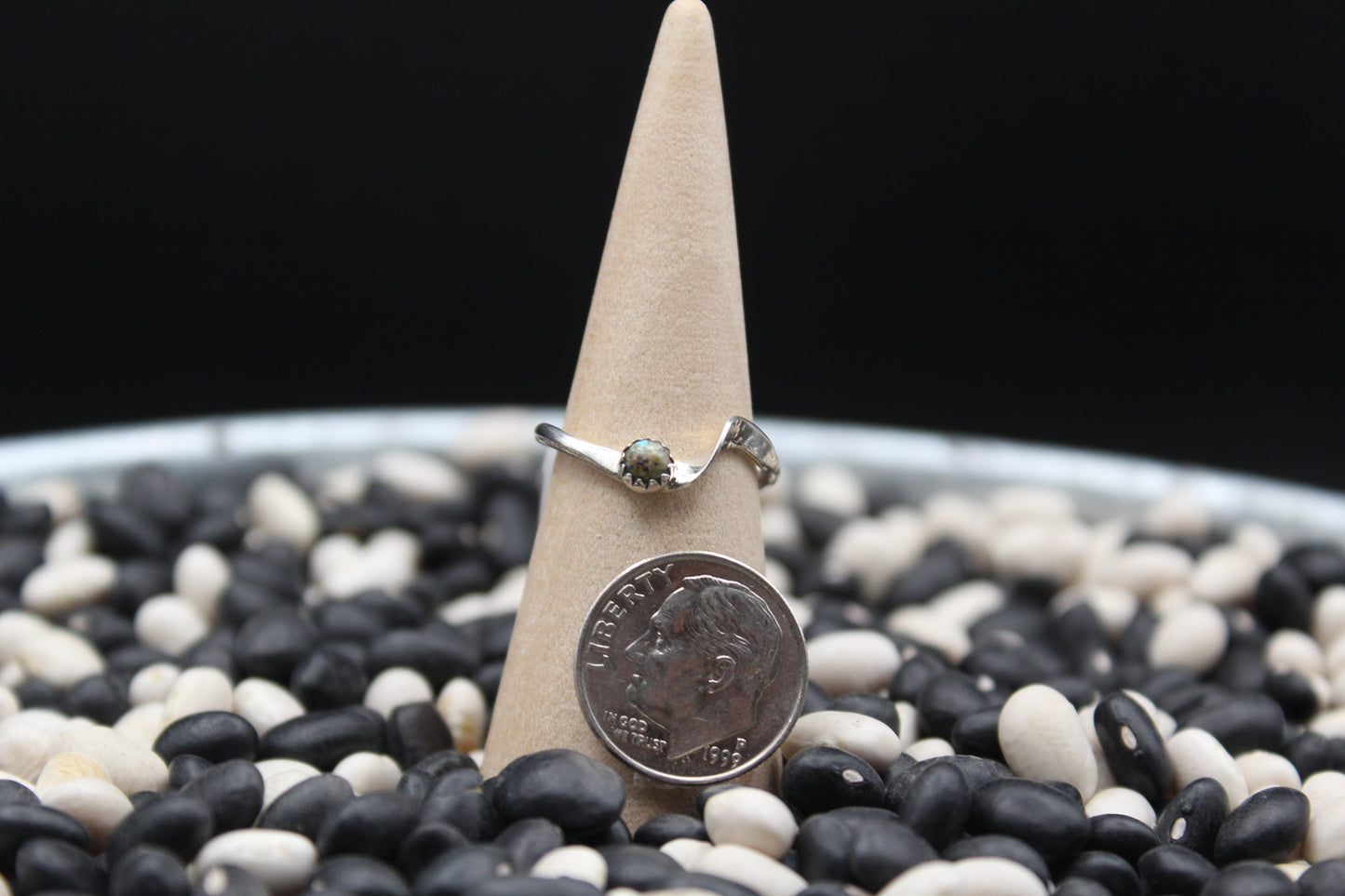 Petite Native American Turquoise Ring – Contemporary Silver Band, Size 6